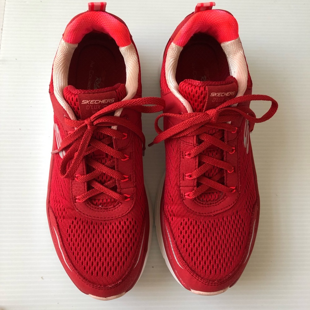 Skechers Women D’Lux Walker Red Sneakers size 9.5 - Picture 2 of 16